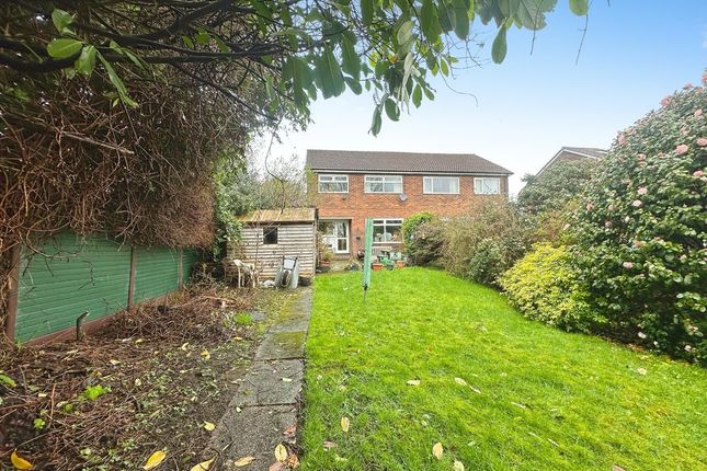 4 bed property, in Minden Close, £300,000