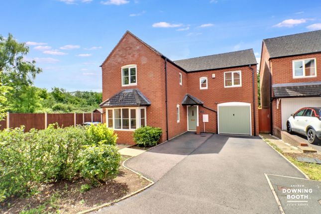 4 bed property, in Lime Way, £450,000