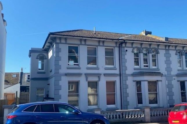1 bed property, in Flat 9, £120,000