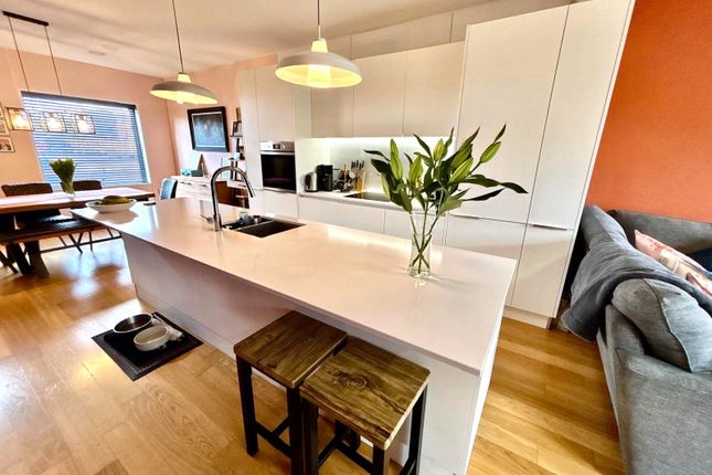 3 bed property, in Rotton Park Street, £400,000