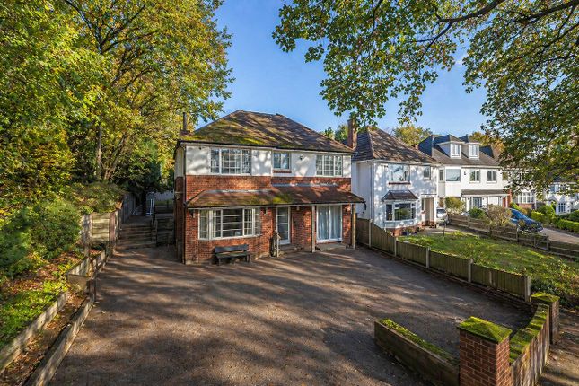 4 bed property, in Hatherden Avenue, £850,000