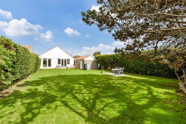 3 bed property, in Farm Road, £600,000