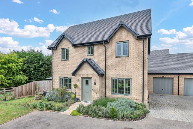 4 bed property, in Walnut Drive, £500,000