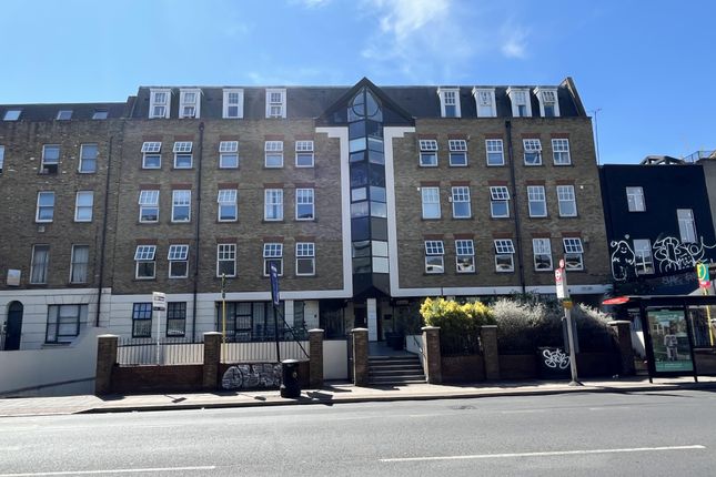 1 bed property, in 418C Hackney Road, £260,000