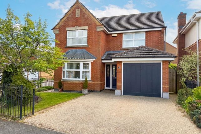 4 bed property, in Lindisfarne Way, £350,000