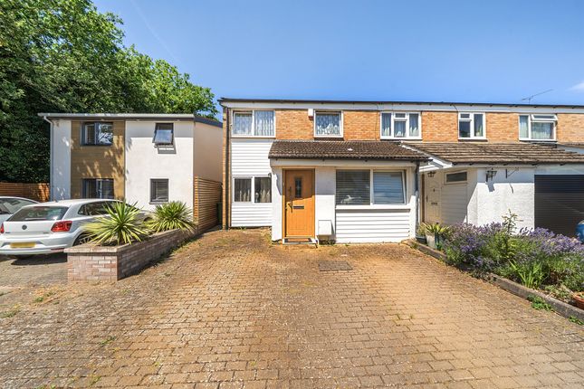 4 bed property, in The Firs, £675,000