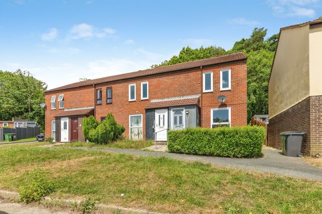 2 bed property, in Coneyburrow Gardens, £165,000