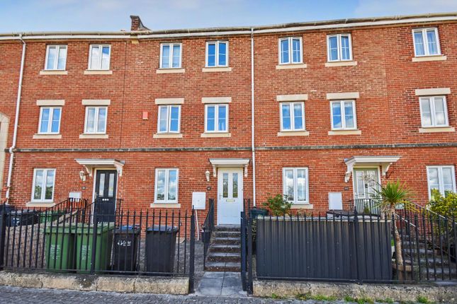 6 bed property, in Royal Crescent, £330,000