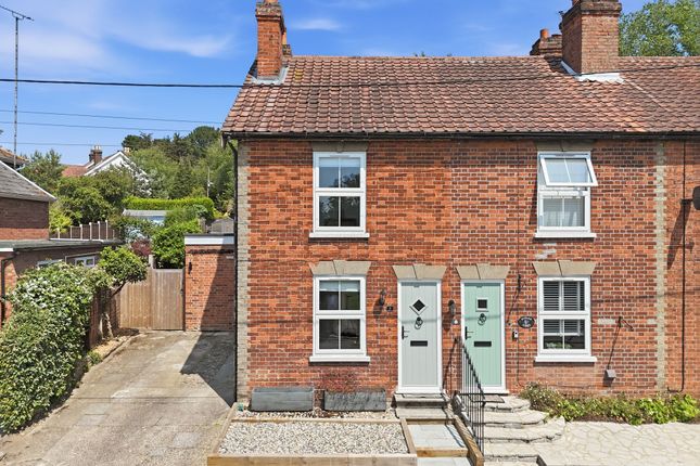2 bed property, in California, £390,000