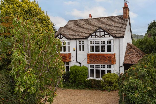 4 bed property, in Deepdene Avenue, £1,175,000