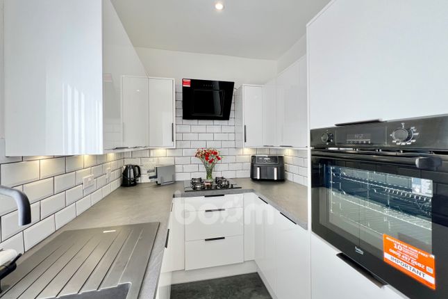 2 bed property, in Barrie Terrace, £68,000