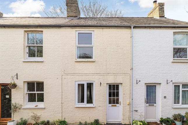 2 bed property, in Sleaford Street, £400,000