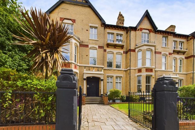 1 bed property, in Princes Avenue, £110,000