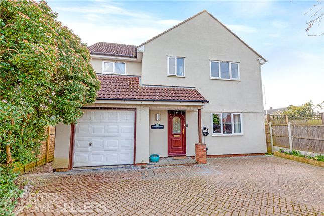 4 bed property, in Broadfield, £590,000