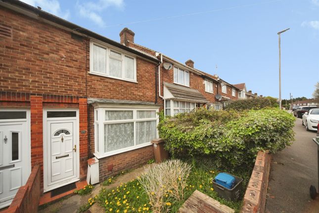 2 bed property, in Pomfret Avenue, £210,000