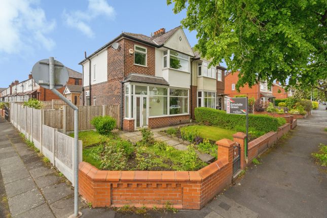 3 bed property, in Crompton Way, £280,000