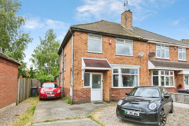 3 bed property, in St. Cuthberts Road, £190,000