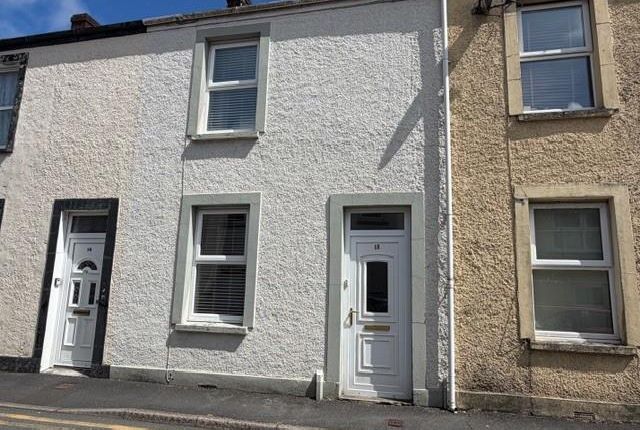 2 bed property, in Little Water Street, £135,000