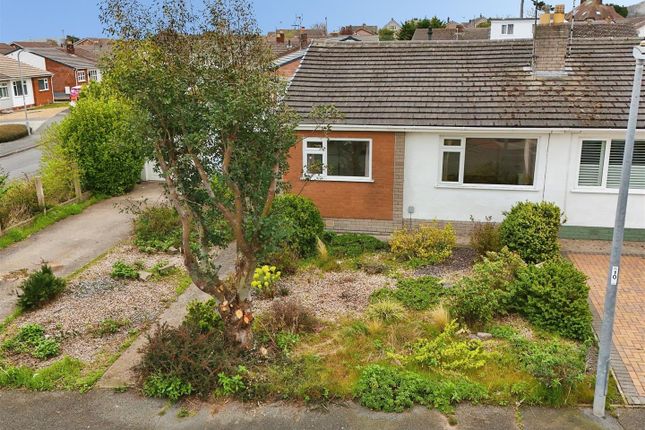 2 bed property, in Lon Ffawydd, £190,000
