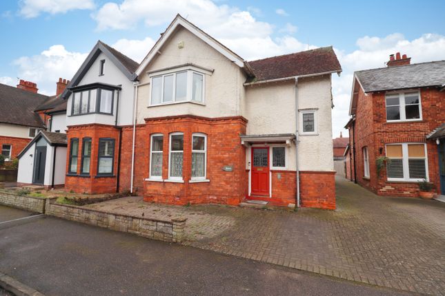 4 bed property, in Massey Road, £500,000
