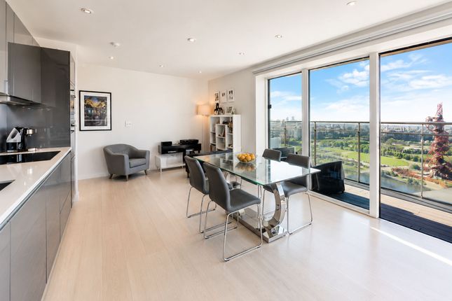 2 bed property, in Cassia Point, £700,000