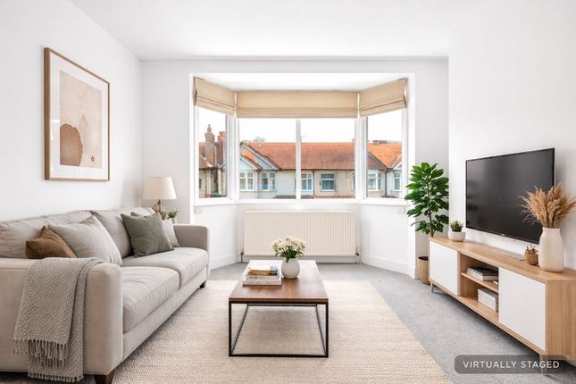 2 bed property, in Dinton Road, £375,000
