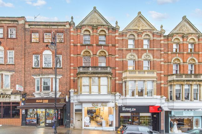 1 bed property, in Rosslyn Hill, £350,000