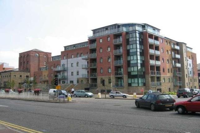 2 bed property, in Barley House, £100,000