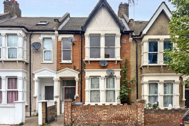 1 bed property, in 31B Inman Road, £210,000