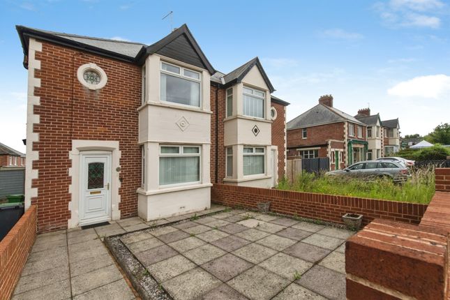 3 bed property, in Buddle Lane, £225,000