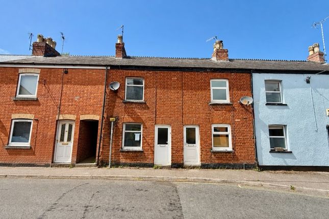 1 bed property, in 90 Chapel Street, £45,000