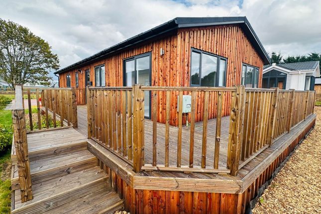 2 bed property, in Rosemount Holiday Park, £124,750