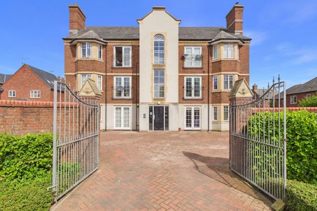 2 bed property, in Stockdale Drive, £160,000