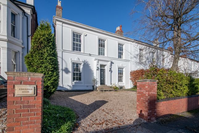 4 bed property, in Wellington Road, £975,000