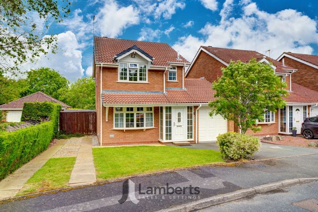 3 bed property, in Lineholt Close, £350,000