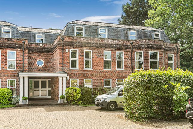 2 bed property, in Burfield Road, £450,000