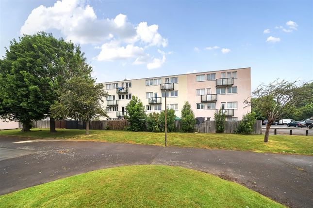2 bed property, in Samson Close, £80,000