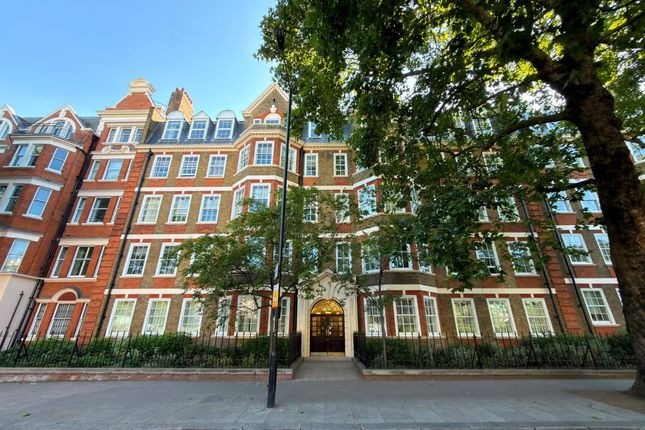1 bed property, in Flat 31A Hanover Gate Mansions, £240,000