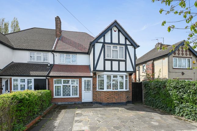 4 bed property, in Boxtree Road, £700,000