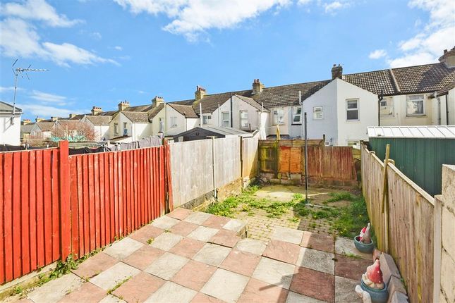 2 bed property, in Lowther Road, £130,000