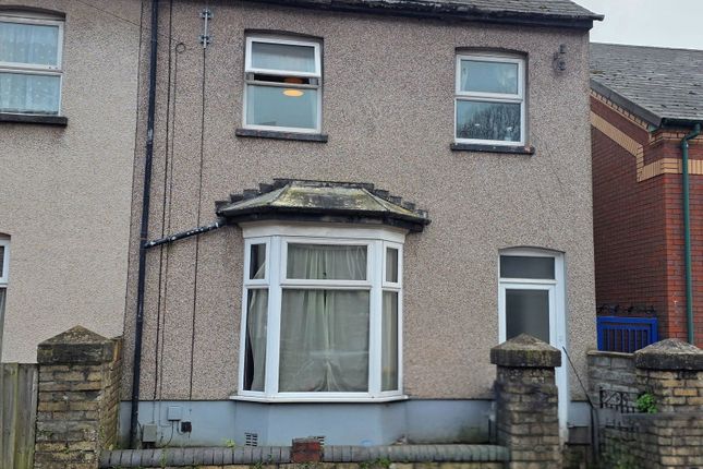 4 bed property, in Fairoak Avenue, £190,000