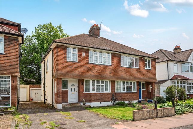 3 bed property, in Forster Road, £735,000