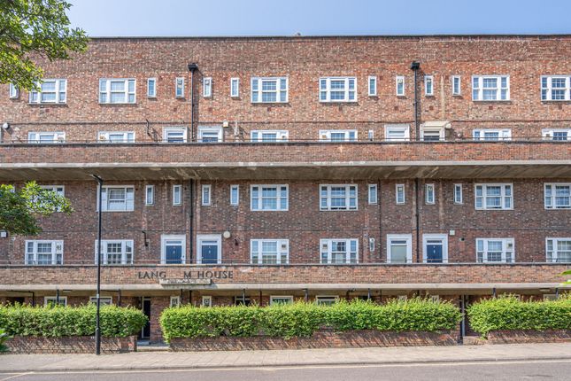1 bed property, in Worsopp Drive, £285,000