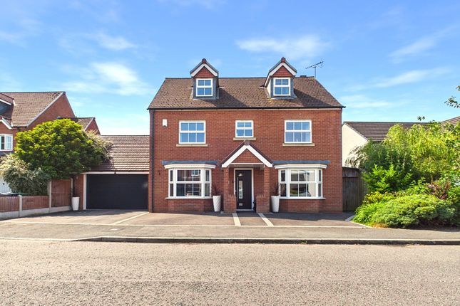7 bed property, in Nightingale Way, £575,000