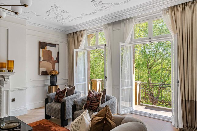 5 bed property, in Hyde Park Place, £4,250,000
