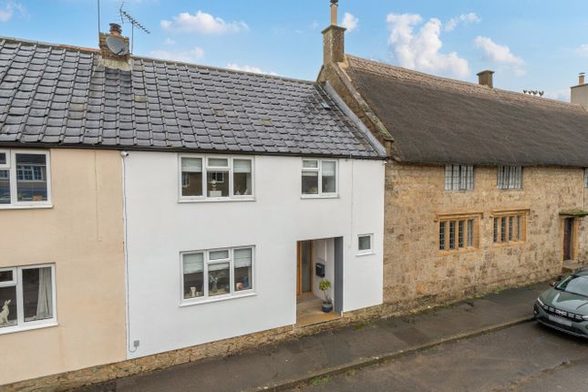 3 bed property, in Lambrook Road, £355,000