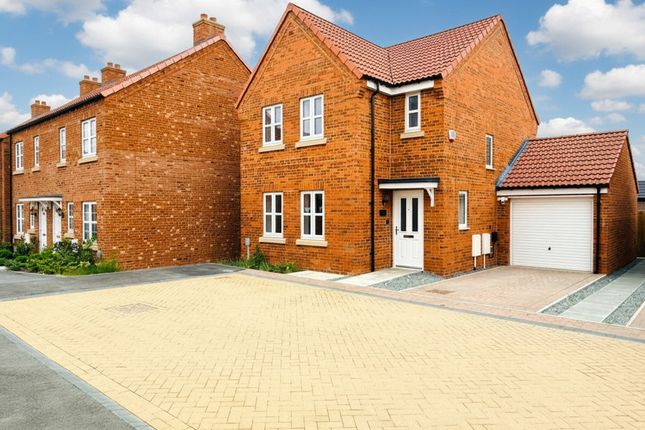 3 bed property, in Barben Avenue, £425,000