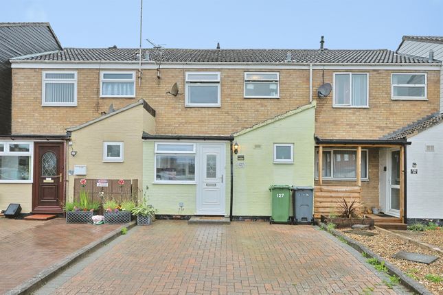 2 bed property, in Lovell Gardens, £175,000
