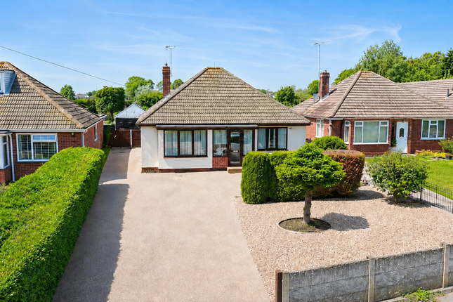 2 bed property, in 26 Church Lane, £285,000