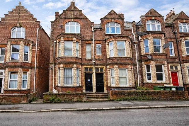 2 bed property, in Flat 1 37 Haldon Road, £115,000